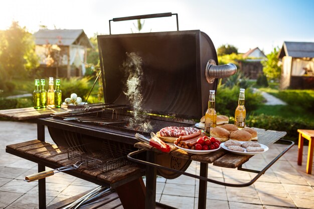 Jak stworzyć idealną przestrzeń do grillowania w ogrodzie?