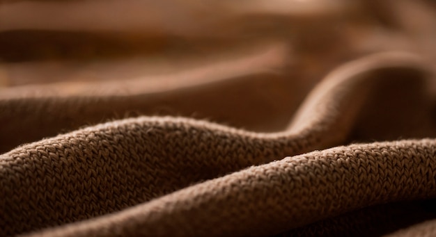 Jak wprowadzić boho-chic do swojego wnętrza za pomocą tekstyliów?